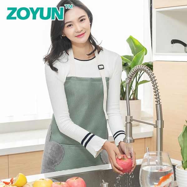 household wipeable apron fashion kitchen chores durable and dirty work kitchen cooking waterproof oil-proof apron 
household wipeable apron fashion kitchen chores durable and dirty work kitchen cooking waterproof oil-proof apron