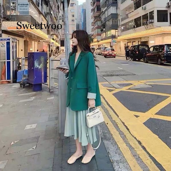 2020 autumn fashion women's suits skirt suit casual suit blazer casual high waist pleated skirt two-piece, White;black
2020 autumn fashion women's suits skirt suit casual suit blazer casual high waist pleated skirt two-piece, White;black