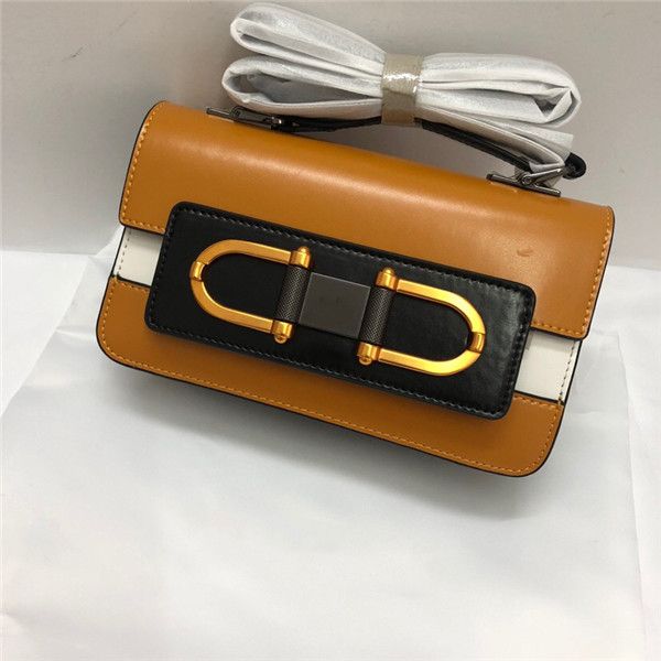 new ladies metal flip buckle shoulder bag leather color matching messenger bag fashion casual trend joker small square bag
new ladies metal flip buckle shoulder bag leather color matching messenger bag fashion casual trend joker small square bag