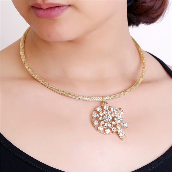 quartz crystal wreath pendant exquisite rhinestone necklace 2017 wholesale fashion alloy chain collar necklace jewelry, Silver
quartz crystal wreath pendant exquisite rhinestone necklace 2017 wholesale fashion alloy chain collar necklace jewelry, Silver