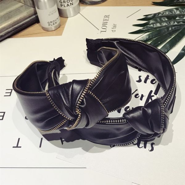 fashion new high-end headdress boutique woman girl hair accessories faux leather pu zipper wide-brimmed bow hair band
fashion new high-end headdress boutique woman girl hair accessories faux leather pu zipper wide-brimmed bow hair band