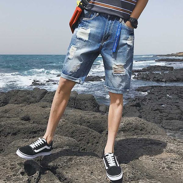 2020 european and american simple hole shorts street style jeans male korean version of loose trend student wild men knee length, Blue
2020 european and american simple hole shorts street style jeans male korean version of loose trend student wild men knee length, Blue