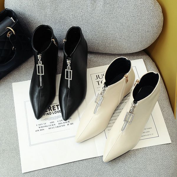 autumn and winter new women's comfortable shallow mouth round head with boots side zipper simple sweet wild women's boots u23-96, Black
autumn and winter new women's comfortable shallow mouth round head with boots side zipper simple sweet wild women's boots u23-96, Black