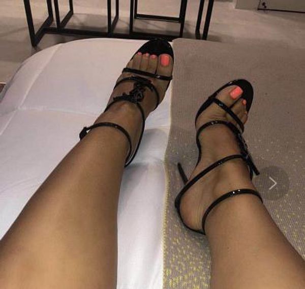 Hot Sale-Top quality 2019Designer luxury style Patent Leather Thrill Heels Women Unique Letters Sandals Dress Wedding Shoes Sexy Brand shoes
Hot Sale-Top quality 2019Designer luxury style Patent Leather Thrill Heels Women Unique Letters Sandals Dress Wedding Shoes Sexy Brand shoes