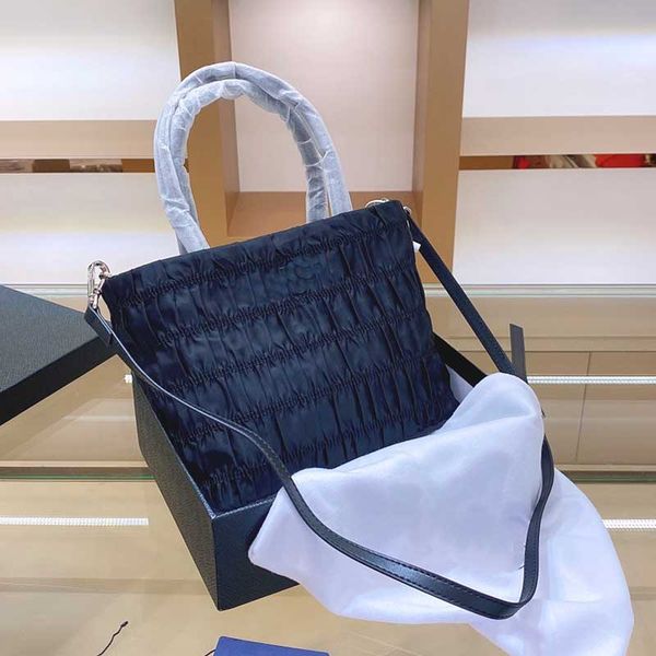 высокое качество сумки crossbody сумка мужчины мода женщин цепи кошелек lady shouder нейлоновая сумка vintage hobo сумка плиссированные
высокое качество сумки crossbody сумка мужчины мода женщин цепи кошелек lady shouder нейлоновая сумка vintage hobo сумка плиссированные