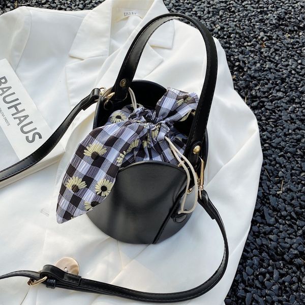 new simple wild bucket bags for women 2020 handbags women pu small shoulder crossboby bag fashion messenger bags
new simple wild bucket bags for women 2020 handbags women pu small shoulder crossboby bag fashion messenger bags