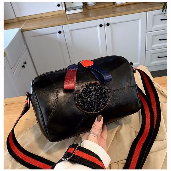 autumn and winter new sheepskin soft leather large-capacity fashion shoulder diagonal package korean version of the tide
autumn and winter new sheepskin soft leather large-capacity fashion shoulder diagonal package korean version of the tide