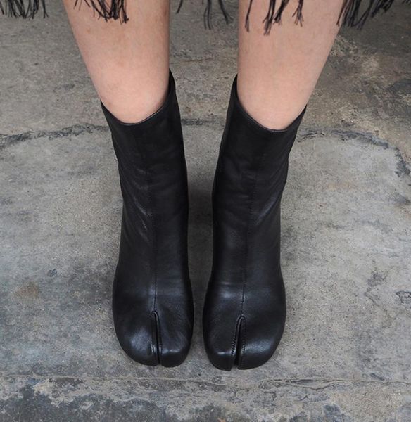 womens block high heel split toe knight combat ankle boots shoes zip genuine leather black white c891
womens block high heel split toe knight combat ankle boots shoes zip genuine leather black white c891