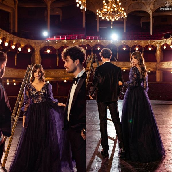 2022 sell a line evening dresses appliqued lace v-neck long sleeves sweep train formal prom dress ruched special occasion party gowns, Black;red
2022 sell a line evening dresses appliqued lace v-neck long sleeves sweep train formal prom dress ruched special occasion party gowns, Black;red