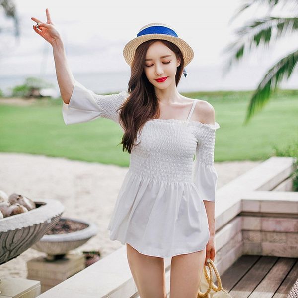2019 split back swimsuit conservative skirt belly-covering thin one-line collar student spring swimming suit, White;black
2019 split back swimsuit conservative skirt belly-covering thin one-line collar student spring swimming suit, White;black