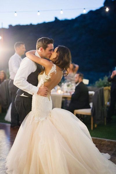 2020 stunning designer mermaid wedding dresses vestido de noiva sweetheart lace appliqued backless bridal gowns chapel train w33, White
2020 stunning designer mermaid wedding dresses vestido de noiva sweetheart lace appliqued backless bridal gowns chapel train w33, White