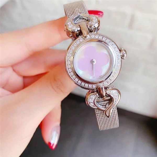 2020 woman designer luxury watches 25mm diamond bezel iced out watch ladys fashion quartz movement wristwatches cute lover girl clock, Slivery;brown
2020 woman designer luxury watches 25mm diamond bezel iced out watch ladys fashion quartz movement wristwatches cute lover girl clock, Slivery;brown