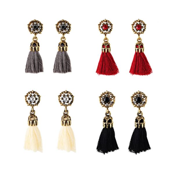 vintage glitter tassel earrings for women in four colors are a versatile winter accessory, Silver
vintage glitter tassel earrings for women in four colors are a versatile winter accessory, Silver