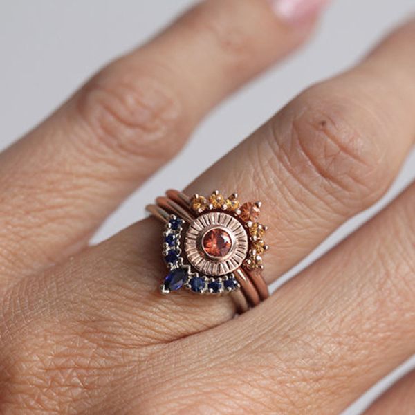 3pcs/set vintage crown crystal gem finger ring set new ethnic round rhinestone gold knuckle midi rings lady jewelry fashion, Golden;silver
3pcs/set vintage crown crystal gem finger ring set new ethnic round rhinestone gold knuckle midi rings lady jewelry fashion, Golden;silver