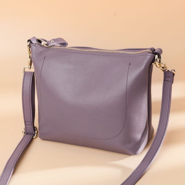 2020 new female fashion wild female shoulder messenger bag big bag korean version of the first layer of leather diagonal packag
2020 new female fashion wild female shoulder messenger bag big bag korean version of the first layer of leather diagonal packag