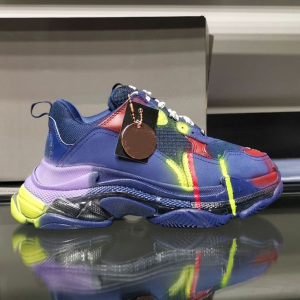 2020 luxury designer women shoes breathable triple s sneakers fashion wild mens designer sports shoes size 35-45
2020 luxury designer women shoes breathable triple s sneakers fashion wild mens designer sports shoes size 35-45