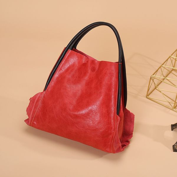2019 new bag women's leather european and american women's handbag solid color magnetic button dumpling type mother and son bag
2019 new bag women's leather european and american women's handbag solid color magnetic button dumpling type mother and son bag