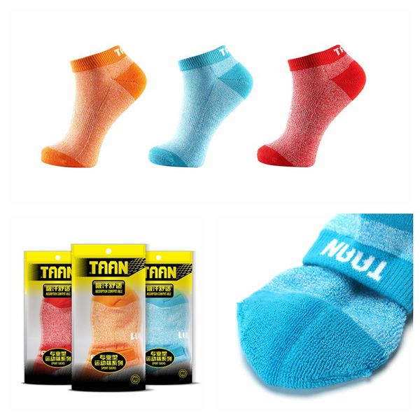 1 pair taan women's sock skidproof badminton sock tennis sports cotton socks t-130, Black
1 pair taan women's sock skidproof badminton sock tennis sports cotton socks t-130, Black