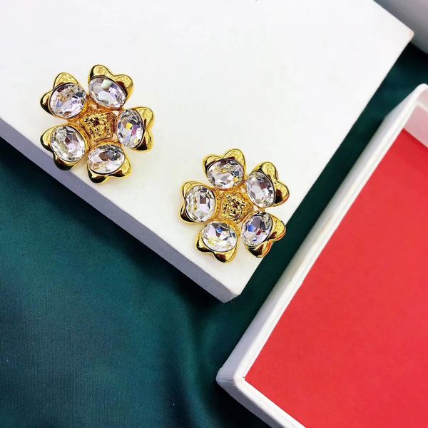 fashion-classic desinger copper with 14k gold plated full crystal five leaf clover flower stud earrings for women jewelry, Golden
fashion-classic desinger copper with 14k gold plated full crystal five leaf clover flower stud earrings for women jewelry, Golden