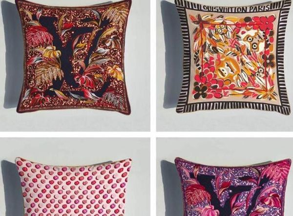 luxury atmospheric new cartoon super soft cashmere double-sided geometric green print sofa cushions showroom bedroom bed pillowcase
luxury atmospheric new cartoon super soft cashmere double-sided geometric green print sofa cushions showroom bedroom bed pillowcase