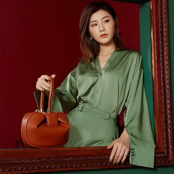 new female bag solid color leather handbag fashion retro dumpling wonton female bag shoulder 2020 explosion handbag
new female bag solid color leather handbag fashion retro dumpling wonton female bag shoulder 2020 explosion handbag