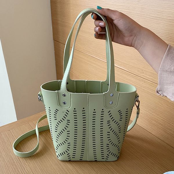 new hollow out bucket bag women 2020 fashion handmade ladies handbag clutch bag purses chic female shoulder messenger female
new hollow out bucket bag women 2020 fashion handmade ladies handbag clutch bag purses chic female shoulder messenger female