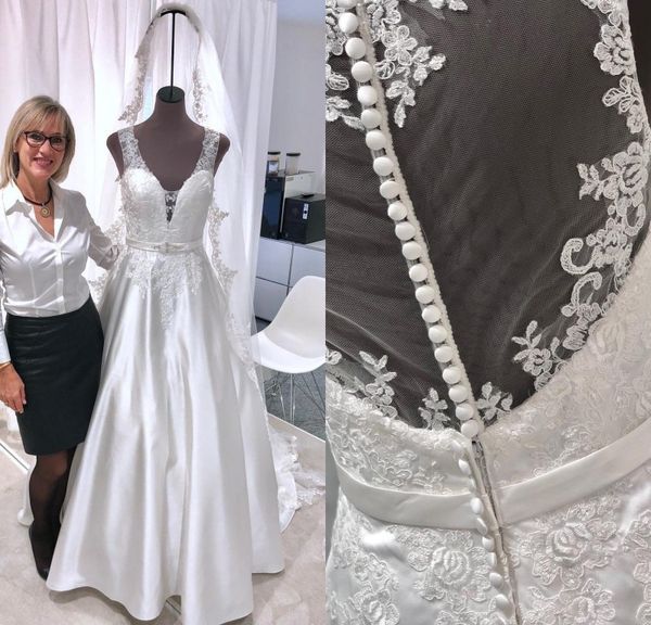 2020 a line wedding dresses applique pearls beading wedding dresses floor length satin bribal gowns vestidos de novia, White
2020 a line wedding dresses applique pearls beading wedding dresses floor length satin bribal gowns vestidos de novia, White