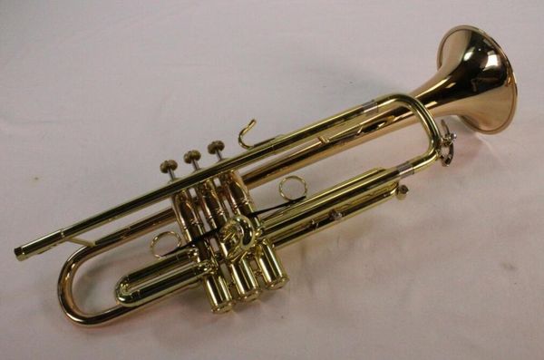 bach model lt190l1b commercial bb trumpet mint condition gold lacquer phosphorus copper horn bell with original blue case
bach model lt190l1b commercial bb trumpet mint condition gold lacquer phosphorus copper horn bell with original blue case
