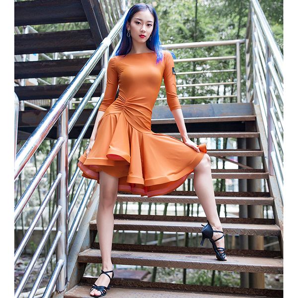 2019 new latin dance dress women long sleeve tango rumba ballroom dance dress fashion modern salsa cha cha latin skirt, Black;red
2019 new latin dance dress women long sleeve tango rumba ballroom dance dress fashion modern salsa cha cha latin skirt, Black;red