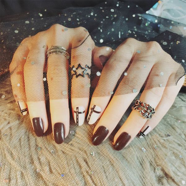 women vintage style simple false nails girls fashion black stripe mixed color fake nail round head diy nail art tips with glue, Red;gold
women vintage style simple false nails girls fashion black stripe mixed color fake nail round head diy nail art tips with glue, Red;gold