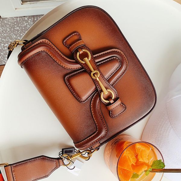 classic vintage saddle bag designer crossbody bag presbyopic package designer luxury handbags purses flap bags single messenger bags
classic vintage saddle bag designer crossbody bag presbyopic package designer luxury handbags purses flap bags single messenger bags