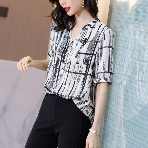 2020 new summer women v-neck casual chiffon blouse female fashion half sleeve stripe printed slim milk silk loose shirt w40, White
2020 new summer women v-neck casual chiffon blouse female fashion half sleeve stripe printed slim milk silk loose shirt w40, White