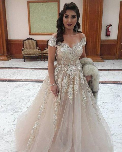 2019 Sardi Arabia Lace Evening Dresses New Sexy Deep V Neck Off the Shoulder Prom Dress Middle East Style Vestido De Noiva
2019 Sardi Arabia Lace Evening Dresses New Sexy Deep V Neck Off the Shoulder Prom Dress Middle East Style Vestido De Noiva