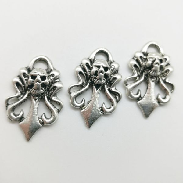 50pcs/lot skull alloy charms pendant retro jewelry diy keychain ancient silver pendant for bracelet earrings necklace 26*17mm, Bronze;silver
50pcs/lot skull alloy charms pendant retro jewelry diy keychain ancient silver pendant for bracelet earrings necklace 26*17mm, Bronze;silver