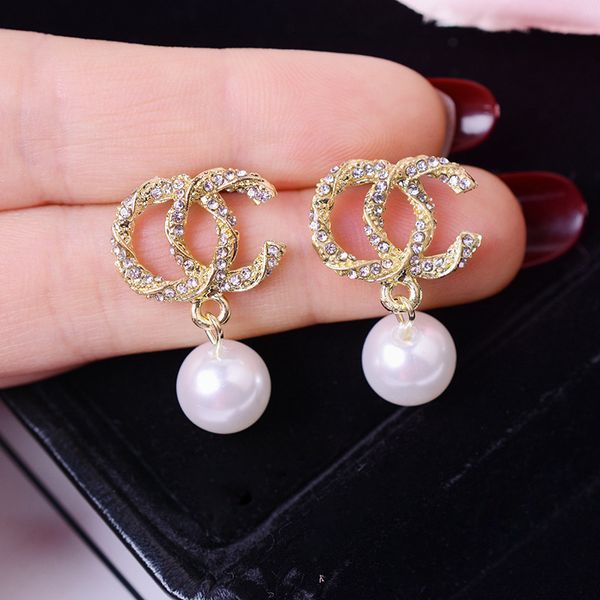 small fragrance pearl with crystal earrings retro style fragrant grandma's earrings for women fashion jewelry 2020 stud, Golden;silver
small fragrance pearl with crystal earrings retro style fragrant grandma's earrings for women fashion jewelry 2020 stud, Golden;silver