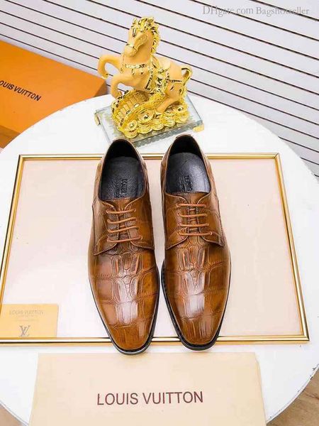leather men dress high grade wedding party classic loafers shoes fashion with box wan1, Black;red
leather men dress high grade wedding party classic loafers shoes fashion with box wan1, Black;red
