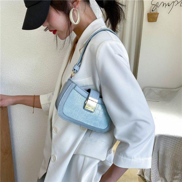 women retro alligator leather handbag classic texture creative delicate design chic ladies small totes travel shoulder bags
women retro alligator leather handbag classic texture creative delicate design chic ladies small totes travel shoulder bags