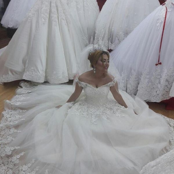 women's a-line lace off shoulder muslim wedding dresses plus size white lace up back vintage bridal gowns custom made
women's a-line lace off shoulder muslim wedding dresses plus size white lace up back vintage bridal gowns custom made