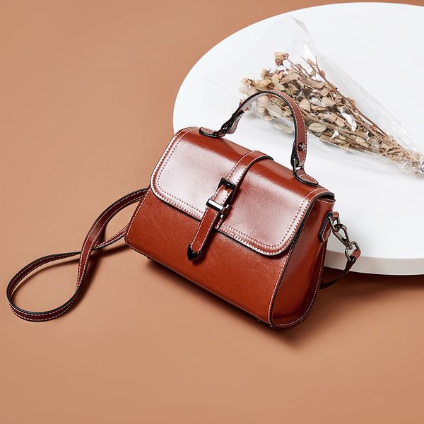 selling small square bag ladies new retro clamshell luxury portable small bag designer classic wild shoulder diagonal bag gift 1359 
selling small square bag ladies new retro clamshell luxury portable small bag designer classic wild shoulder diagonal bag gift 1359