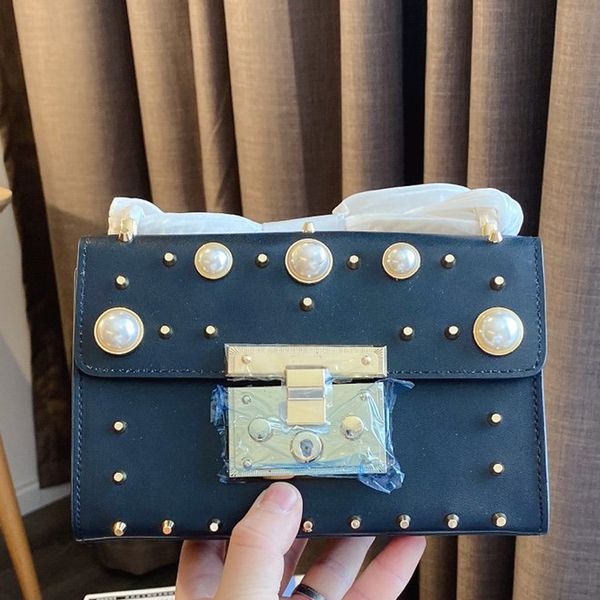 crossbody сумка ретро pearl rivet обновления сумка моды бусы из натуральной кожи plain цепи плеча мешок оборудование бесплатная доставка
crossbody сумка ретро pearl rivet обновления сумка моды бусы из натуральной кожи plain цепи плеча мешок оборудование бесплатная доставка