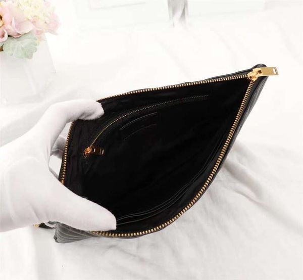 29cm leisure handbags luxury fashion designer bag cluth women high real leather brand bag urban women ulwnd, Red;black
29cm leisure handbags luxury fashion designer bag cluth women high real leather brand bag urban women ulwnd, Red;black