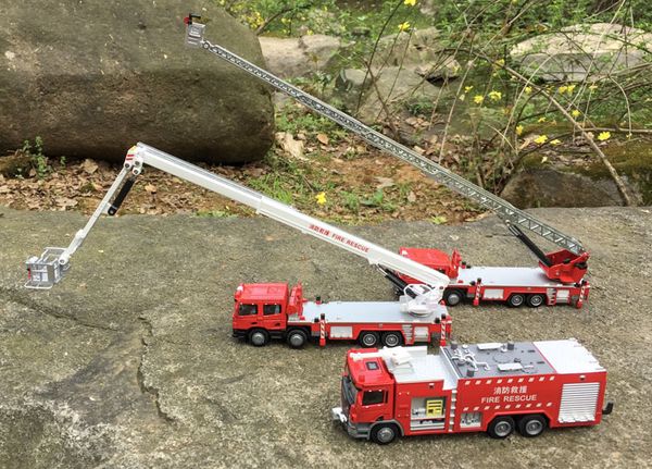 1:50 alloy engineering vehicles,high simulation fire truck,fire ladder,climbing car,children's educational toys,y200318
1:50 alloy engineering vehicles,high simulation fire truck,fire ladder,climbing car,children's educational toys,y200318