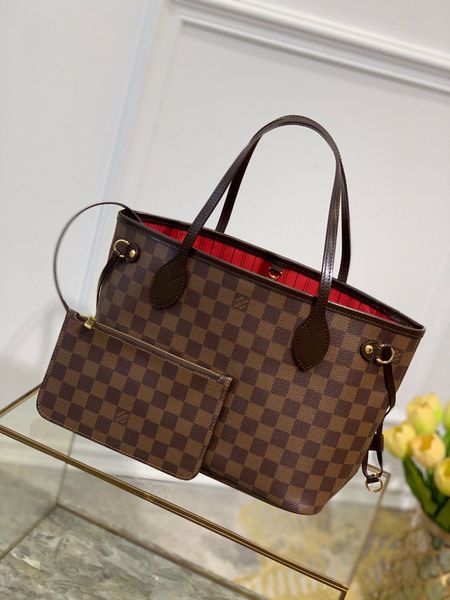 new lady's shopping bag 7a high-end custom quality handbag fashion trend leisure style gold metal accessories classic travel first choi
new lady's shopping bag 7a high-end custom quality handbag fashion trend leisure style gold metal accessories classic travel first choi