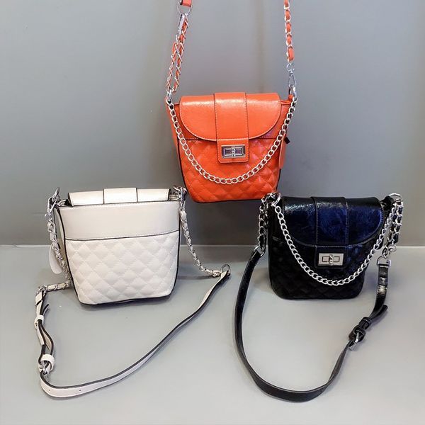 2020 new pu lingge chain crossbody bag fashion sweet shoulder bag female wild
2020 new pu lingge chain crossbody bag fashion sweet shoulder bag female wild