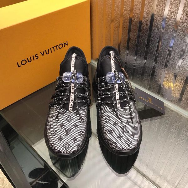 2019 men's casual shoes, mesh material rubber soft bottom casual shoes, a generation of original box packaging
2019 men's casual shoes, mesh material rubber soft bottom casual shoes, a generation of original box packaging