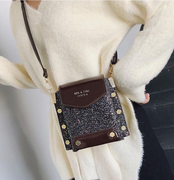 bag female new wave korean version of autumn and winter retro wild fashion simple sequined shoulder messenger bag small square bag
bag female new wave korean version of autumn and winter retro wild fashion simple sequined shoulder messenger bag small square bag