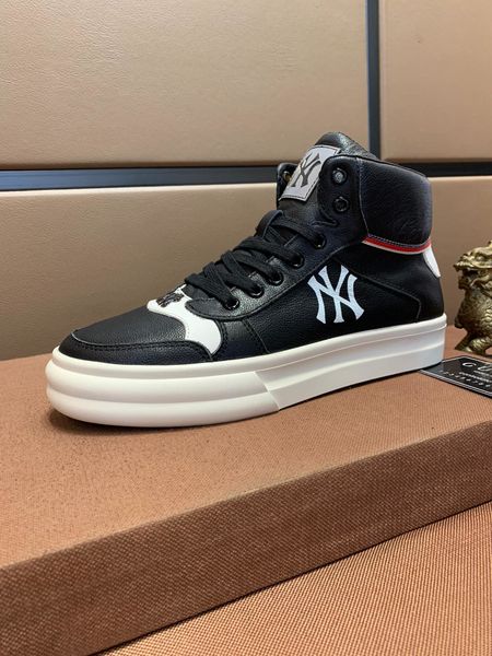 k8 fashion casual shoes quality leather men's shoes comfortable autumn and winter warm luxury shoes original box packaging zapatos homb, Black
k8 fashion casual shoes quality leather men's shoes comfortable autumn and winter warm luxury shoes original box packaging zapatos homb, Black
