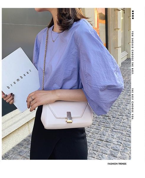 2020 new women's shoulder bag thin chain small square bag retro shoulder messenger female lock
2020 new women's shoulder bag thin chain small square bag retro shoulder messenger female lock