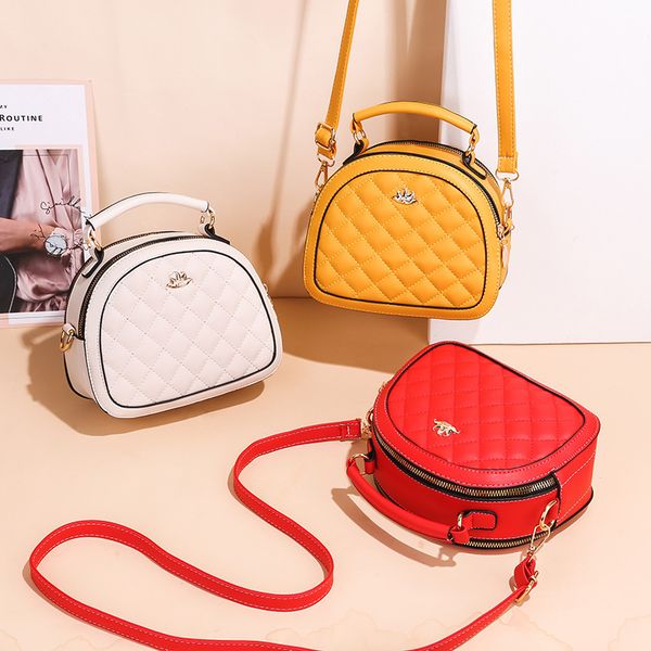 new korean style trend ladies pu single shoulder portable messenger bag shoulder diagonal bag lattice small round
new korean style trend ladies pu single shoulder portable messenger bag shoulder diagonal bag lattice small round