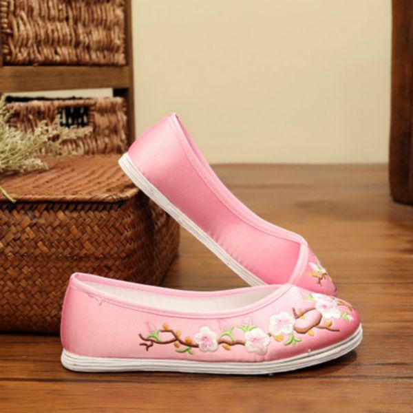 embroidered women's causal shoes with cheongsam costume clear color chinese style flat hanfu old beijing embroidered cloth shoes show, Black
embroidered women's causal shoes with cheongsam costume clear color chinese style flat hanfu old beijing embroidered cloth shoes show, Black